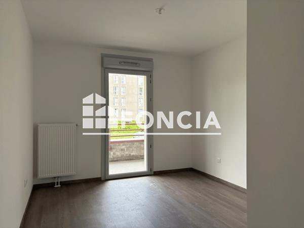 Location Appartement 3 pièces 64.75 m² - RESIDENCE AU FIL DE L'EAU - 31 RUE ERNEST MACAREZ PORTE C103 Valenciennes 59300