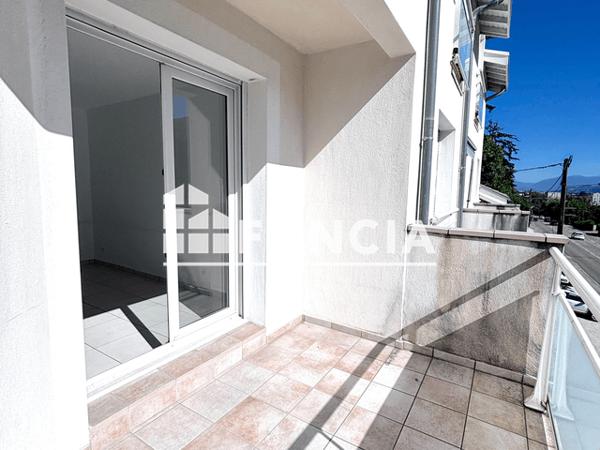 Location Appartement 4 pièces 78.9 m² - 174 RUE IGOR STRAVINSKY Voreppe 38340