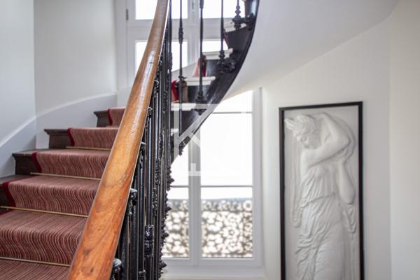 Hotel Particulier en hyper centre, rénové avec ascenseur
