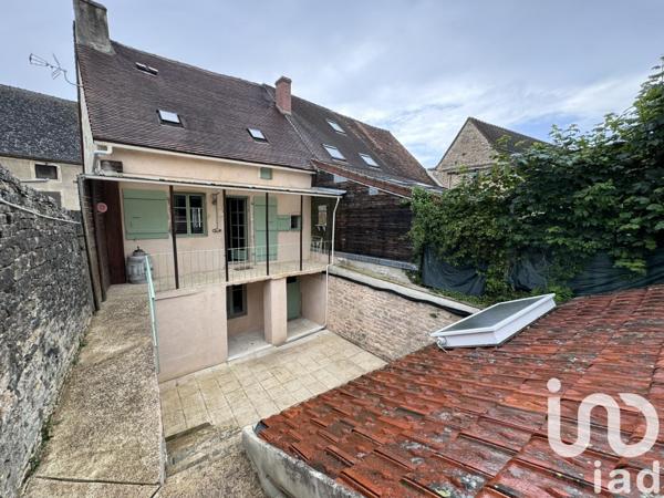 Maison de village 6 pièces de 112 m² à Saint-Gengoux-le-National (71460)