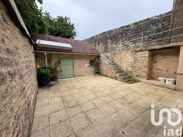 Maison de village 6 pièces de 112 m² à Saint-Gengoux-le-National (71460)
