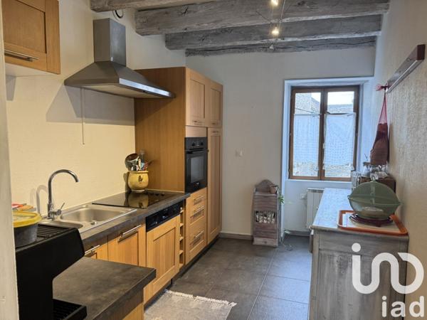 Maison de village 6 pièces de 112 m² à Saint-Gengoux-le-National (71460)