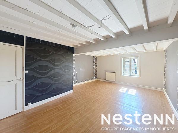 Maison 7 pièces, grand potentiel d'aménagement pour artisan ou famille