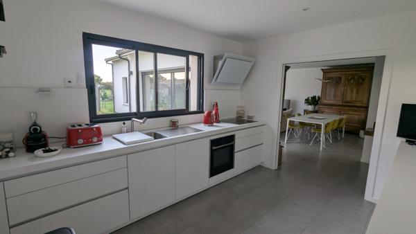 Maison  6 pièce(s)  3 chambre(s)  128 m²