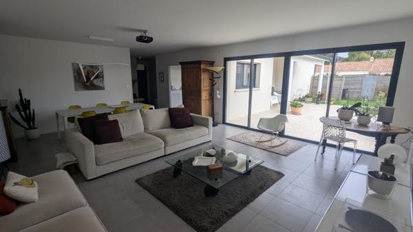 Maison  6 pièce(s)  3 chambre(s)  128 m²