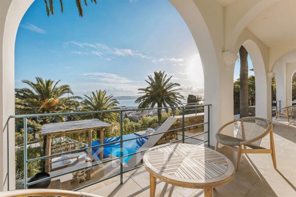 Sainte-Maxime – Propriété en centre-ville, vue mer