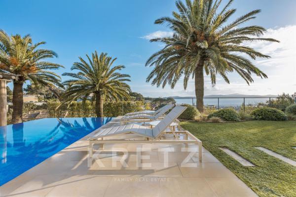 Sainte-Maxime – Propriété en centre-ville, vue mer