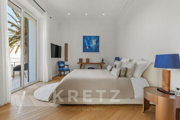 Sainte-Maxime – Propriété en centre-ville, vue mer