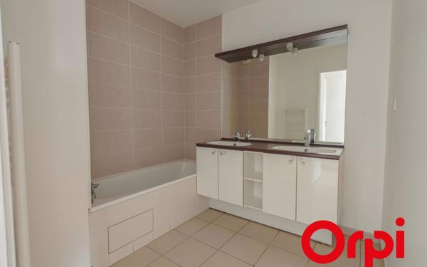 Appartement à vendre    4 pièces • 84,81 m2 Vénissieux