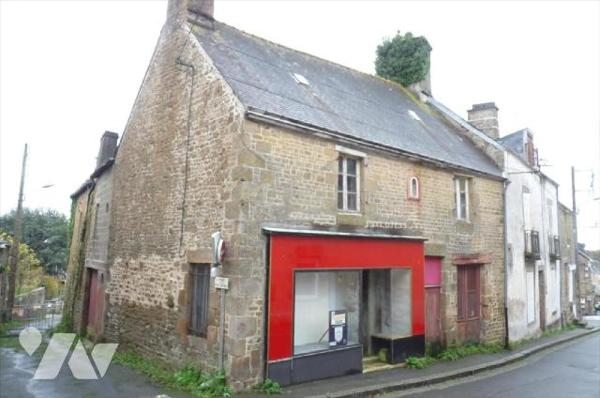 A vendre à Gorron(53), un bien à rénover comprenant une ancienne boucherie et la partie habitat...