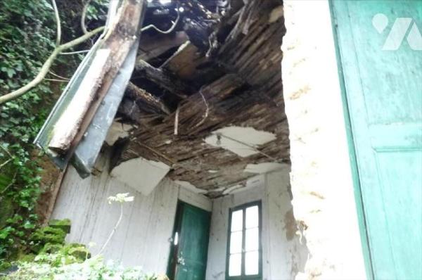 A vendre à Gorron(53), un bien à rénover comprenant une ancienne boucherie et la partie habitat...