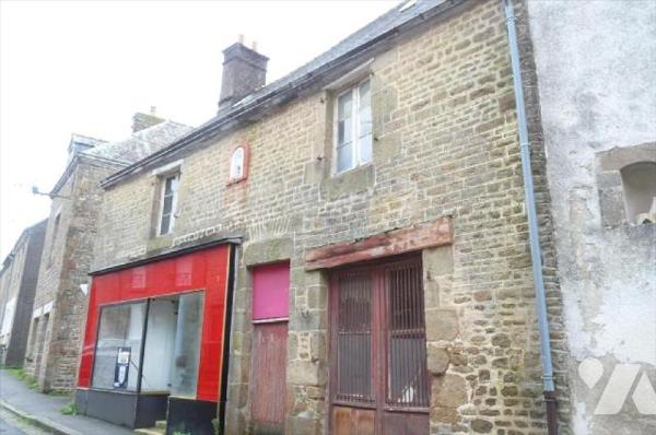 A vendre à Gorron(53), un bien à rénover comprenant une ancienne boucherie et la partie habitat...