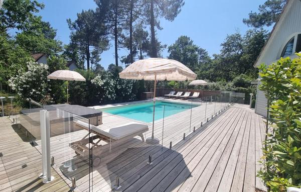 Belle propriété totalement rénovée avec piscine Golf de Biscarosse