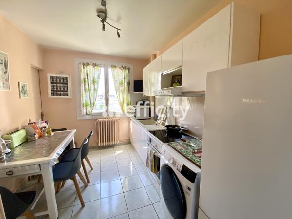 Appartement
         2 pièces
        - 57 m² Exclusivité 175 000 € *