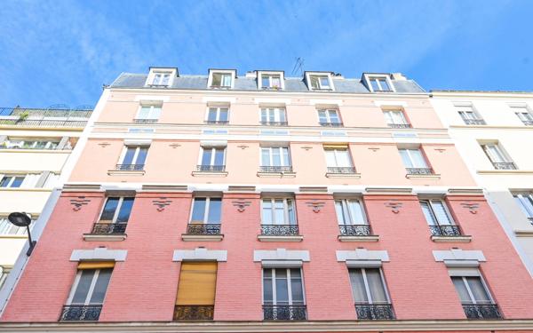 Appartement à vendre    3 pièces • 54,35 m2 Paris 12