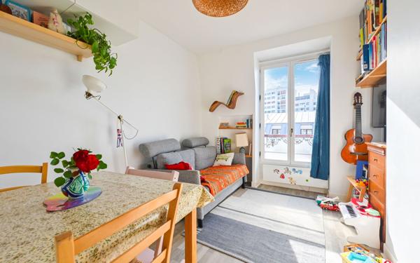 Appartement à vendre    3 pièces • 54,35 m2 Paris 12