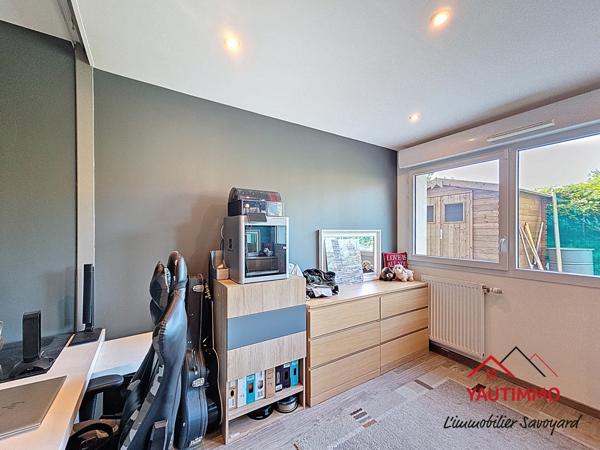 Vétraz-Monthoux (74100) Appartement T3 avec jardin de 130 m², piscine, garage et domotique – Vétraz-Monthoux