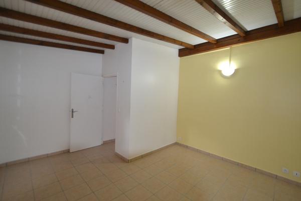 Gosier (97190) Vaste T3 non meublé garage