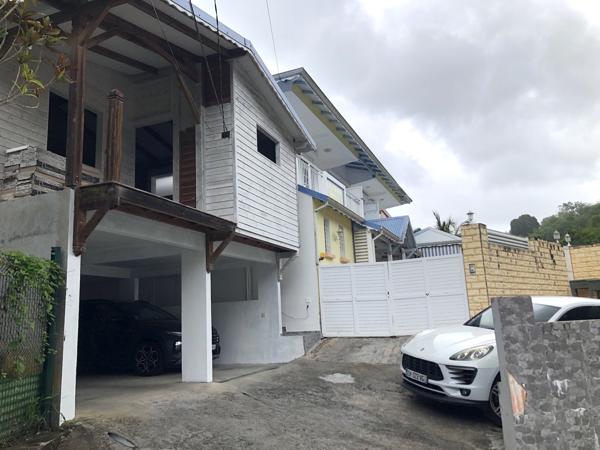 Gosier (97190) Vaste T3 non meublé garage