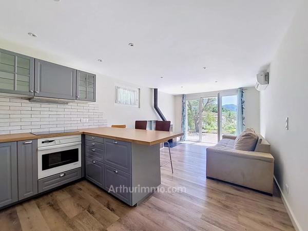 Vente                                                      Maison
                        
                     6 pièces                      171 m2                     à Les Adrets-de-l'Estérel