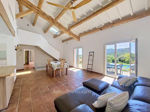 Vente                                                      Maison
                        
                     6 pièces                      171 m2                     à Les Adrets-de-l'Estérel