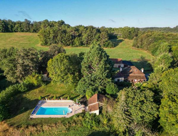 Maison ancienne - Gourdon Secteur Gourdon - Ensemble immobilier sur 8ha avec vue
