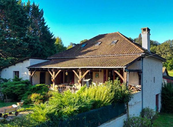 Maison ancienne - Gourdon Secteur Gourdon - Ensemble immobilier sur 8ha avec vue