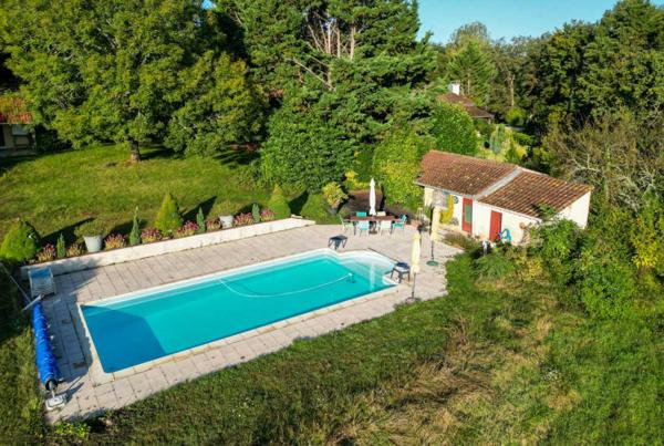 Maison ancienne - Gourdon Secteur Gourdon - Ensemble immobilier sur 8ha avec vue
