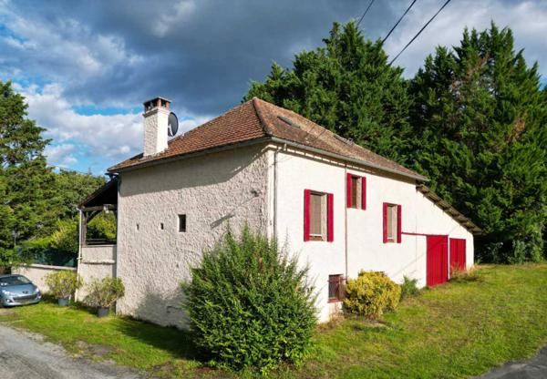 Maison ancienne - Gourdon Secteur Gourdon - Ensemble immobilier sur 8ha avec vue