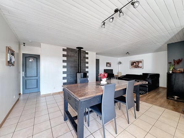 Prades-Salars (12290) Prades de Salars. Maison contemporaine de plein pied avec jardin.