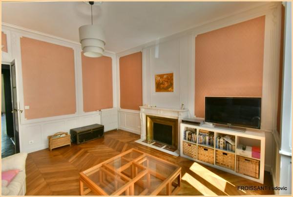Maison de plus de 300 m² au coeur de Valence (Drôme) 9 pièces / jardin/Piscine