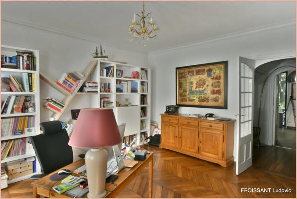 Maison de plus de 300 m² au coeur de Valence (Drôme) 9 pièces / jardin/Piscine