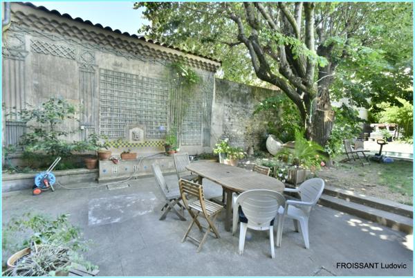Maison de plus de 300 m² au coeur de Valence (Drôme) 9 pièces / jardin/Piscine