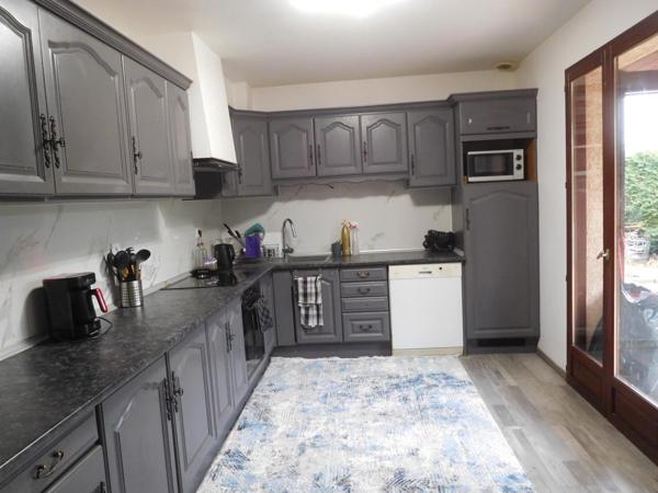 Maison traditionnelle, 4 chambres, Terrasse, Garage à Arbent,