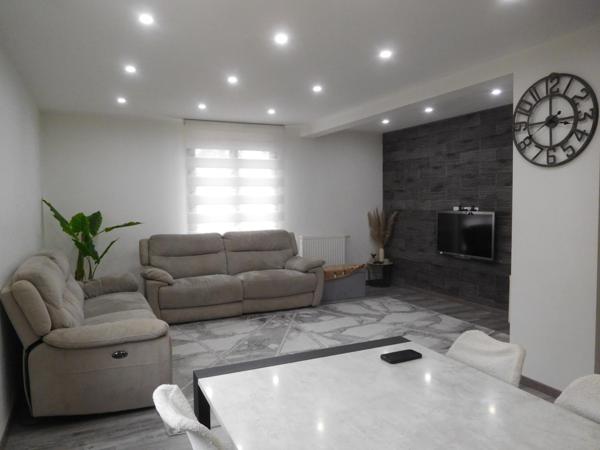 Maison traditionnelle, 4 chambres, Terrasse, Garage à Arbent,