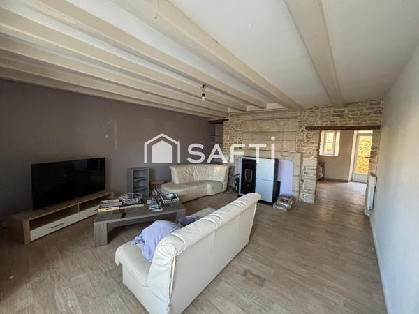 Maison avec extérieur et garage