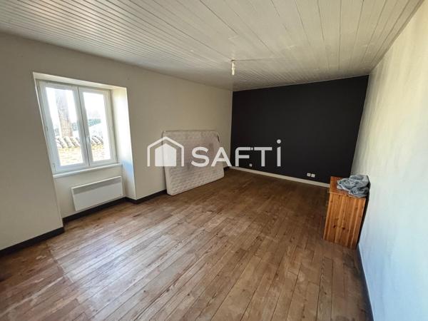 Maison avec extérieur et garage