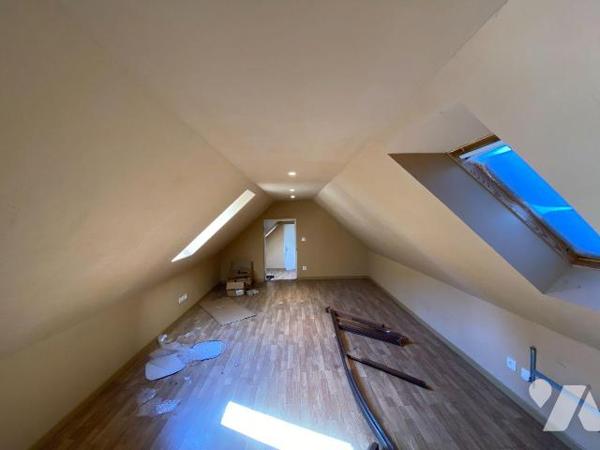 VELZIC, à vendre, maison d'habitation comprenant, Sous-sol : caves, Rez-de-chaussée : entrée, p...