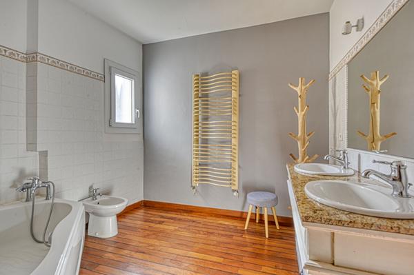 Charmante maison de village rénovée et ses terrasses