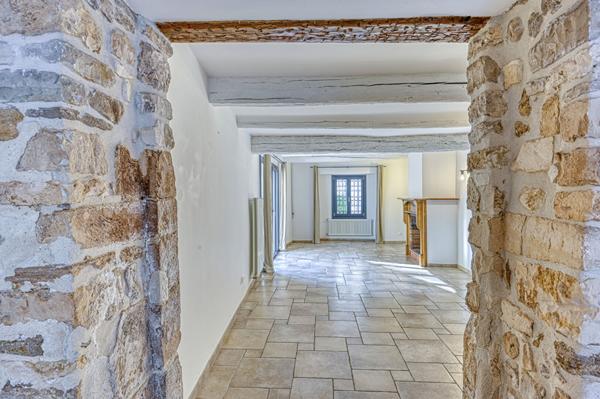 Charmante maison de village rénovée et ses terrasses