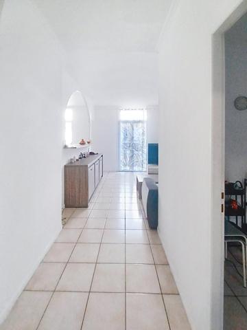 Un immeuble de 4 appartements et un garage