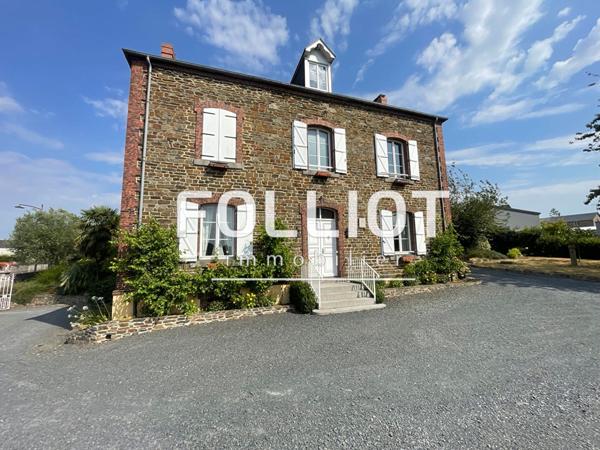 A VENDRE - CONDE-SUR-VIRE - Maison de Caractère