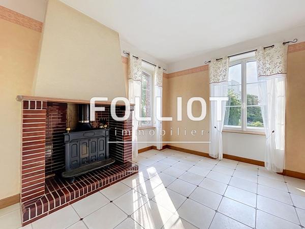 A VENDRE - CONDE-SUR-VIRE - Maison de Caractère
