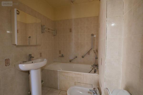 Appartement à rénover à vendre à Paris 15e arrondissement à Paris (75015), ref : 100000