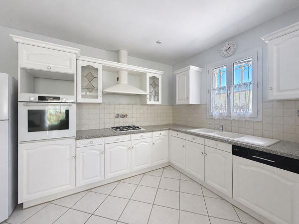 A vendre Maison de plein pied non mitoyenne  T4 calme et lumineuse