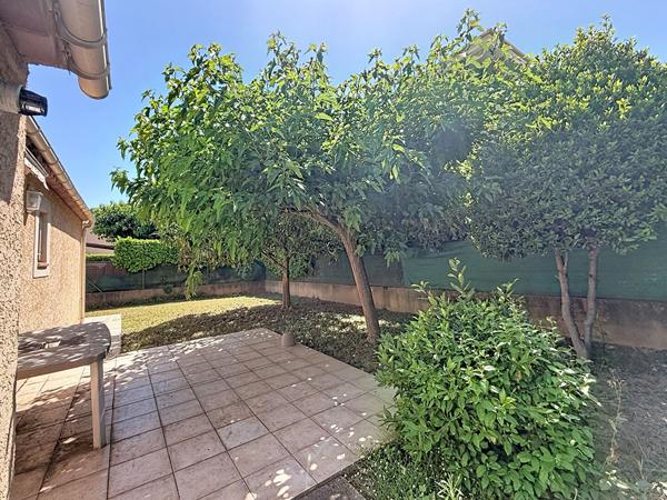 A vendre Maison de plein pied non mitoyenne  T4 calme et lumineuse