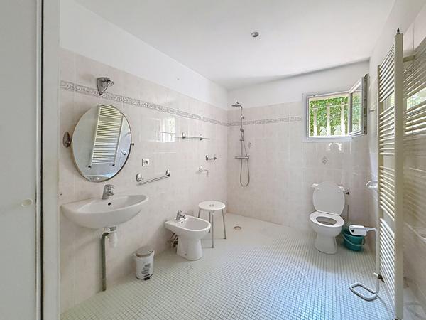 A vendre Maison de plein pied non mitoyenne  T4 calme et lumineuse