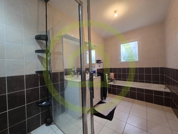 Maison à LA COURONNE (16400)