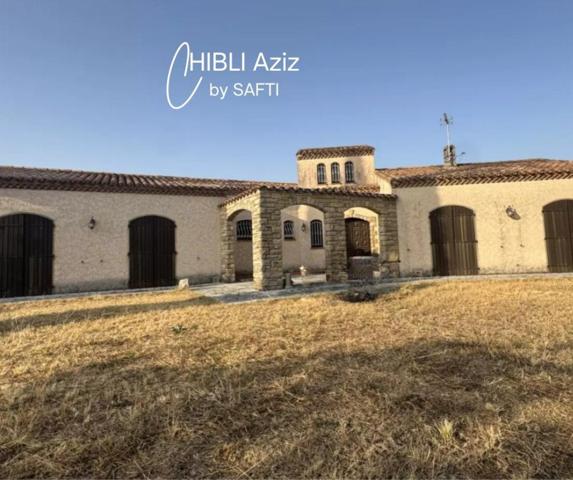 Demeure de 115 m² de caractère à réinventer – Écrin de verdure  Authenticité et potentiel pour une propriété de charme  Maison de prestige à rénover sur parc arboré  Une architecture de caractère dans un cadre privilégié  Propriété de charme à fort potentiel