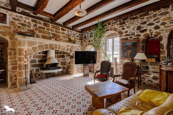 Maison à vendre |  Beaulieu-sur-Dordogne |  8 pièces | 360 m²